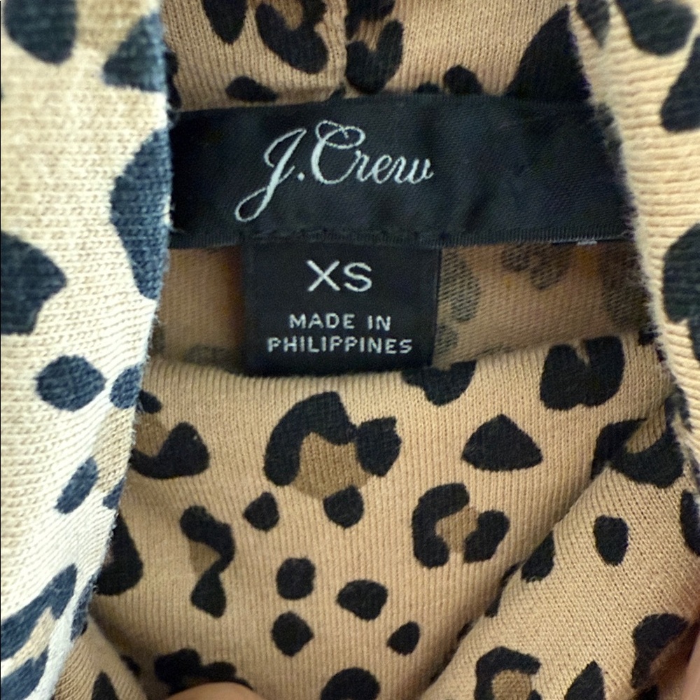 J. Crew Leopard Print Tissue Crepe Cotton Turtleneck XS Fall Layering Essential - Picture 5 of 8